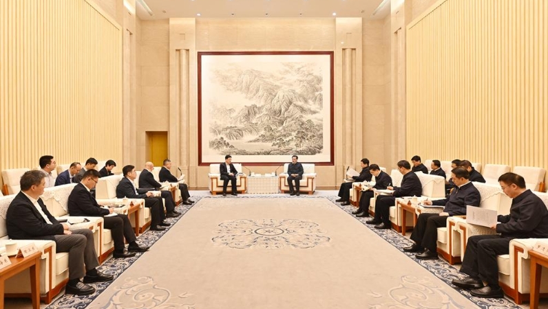 重庆市与中远海运集团签署战略合作协议 袁家军胡衡华会见万敏一行并见证签约