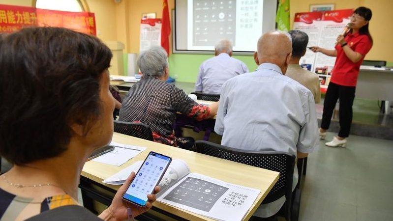 让“银发党员”在基层党建中老有所为