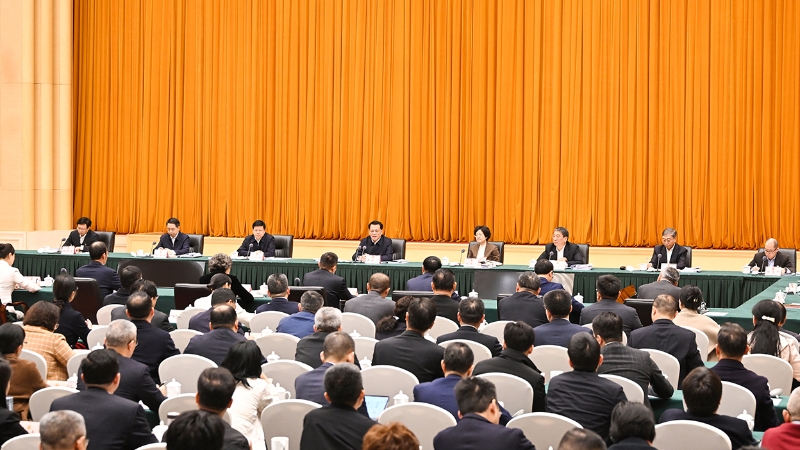 袁家军参加重庆市政协六届四次会议第一联组讨论