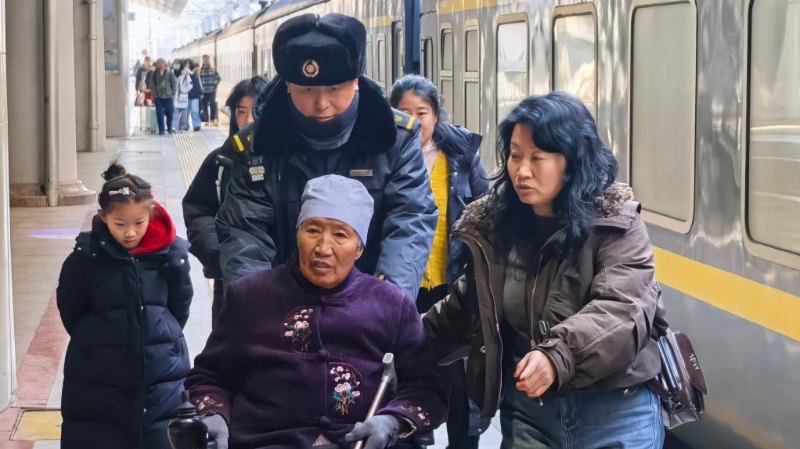 新春走基层丨在春运，看见行进的中国