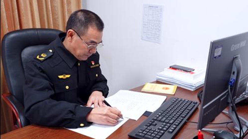 四秩耕耘守初心 丹心一片为人民