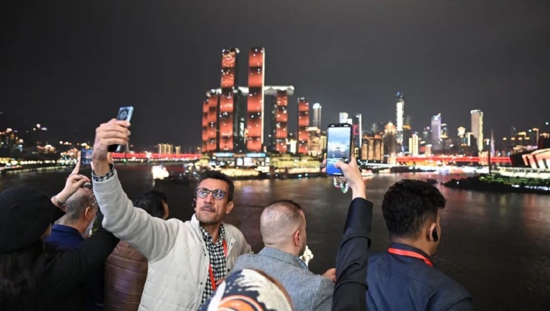 政府工作报告里的这句话，值得细品