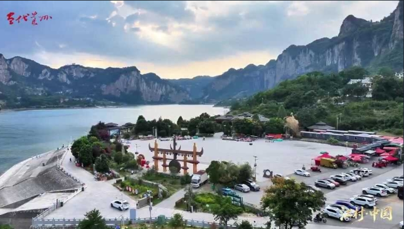 江村·中国｜从“悬崖孤岛”到“乌江明珠”：贵州化屋村一针一线里的振兴密码