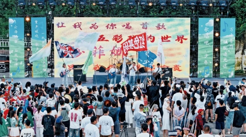 贵州省六盘水市海嘎村：云上村寨踏歌来