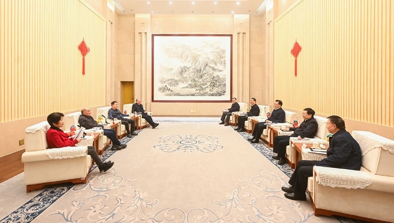 重庆市委市政府召开2026年正部级老干部迎春座谈会 袁家军主持并讲话 胡衡华出席