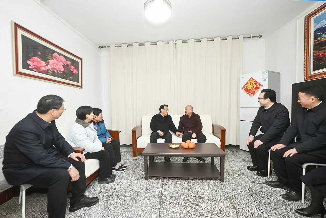 重庆市领导走访慰问困难群众和老党员 袁家军胡衡华王炯程丽华等参加