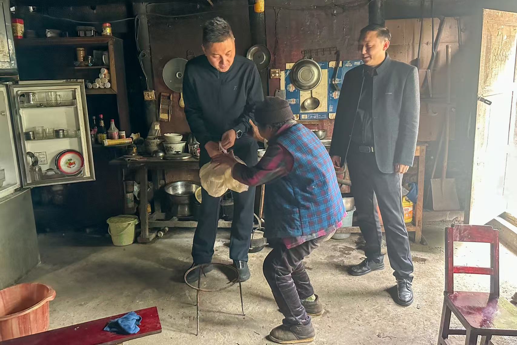 重庆城口沿河乡：岁寒情深暖乡间 同心守护平安年