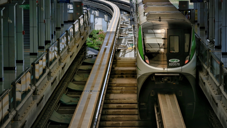 重庆春运迎节前客流高峰