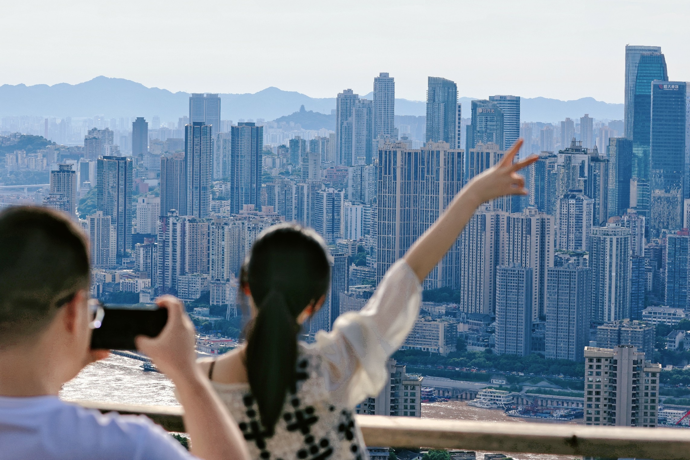 重庆商圈解锁“新”引力