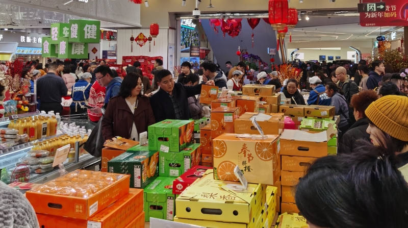 新春走基层｜在光与影的间隙里，看见城市的心跳