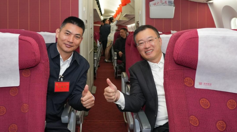 在渝全国人大代表启程赴京