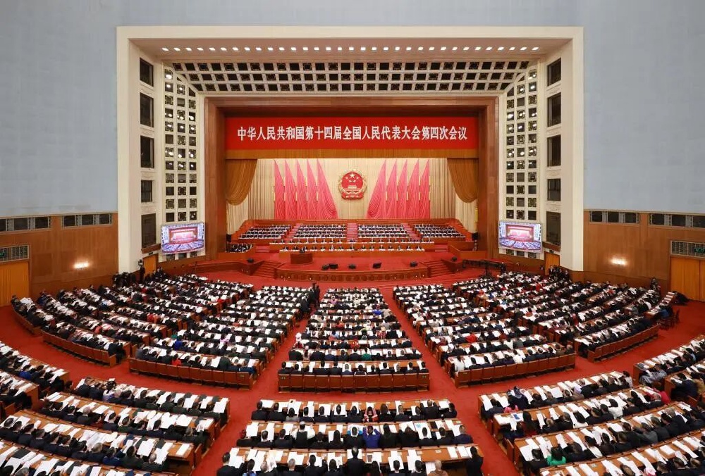 政府工作报告中的重庆机遇与担当