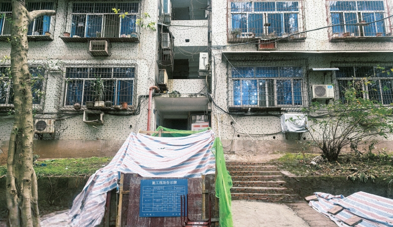 重庆沙坪坝：党建协商“金钥匙”打通老旧小区电梯加装“民生堵点”