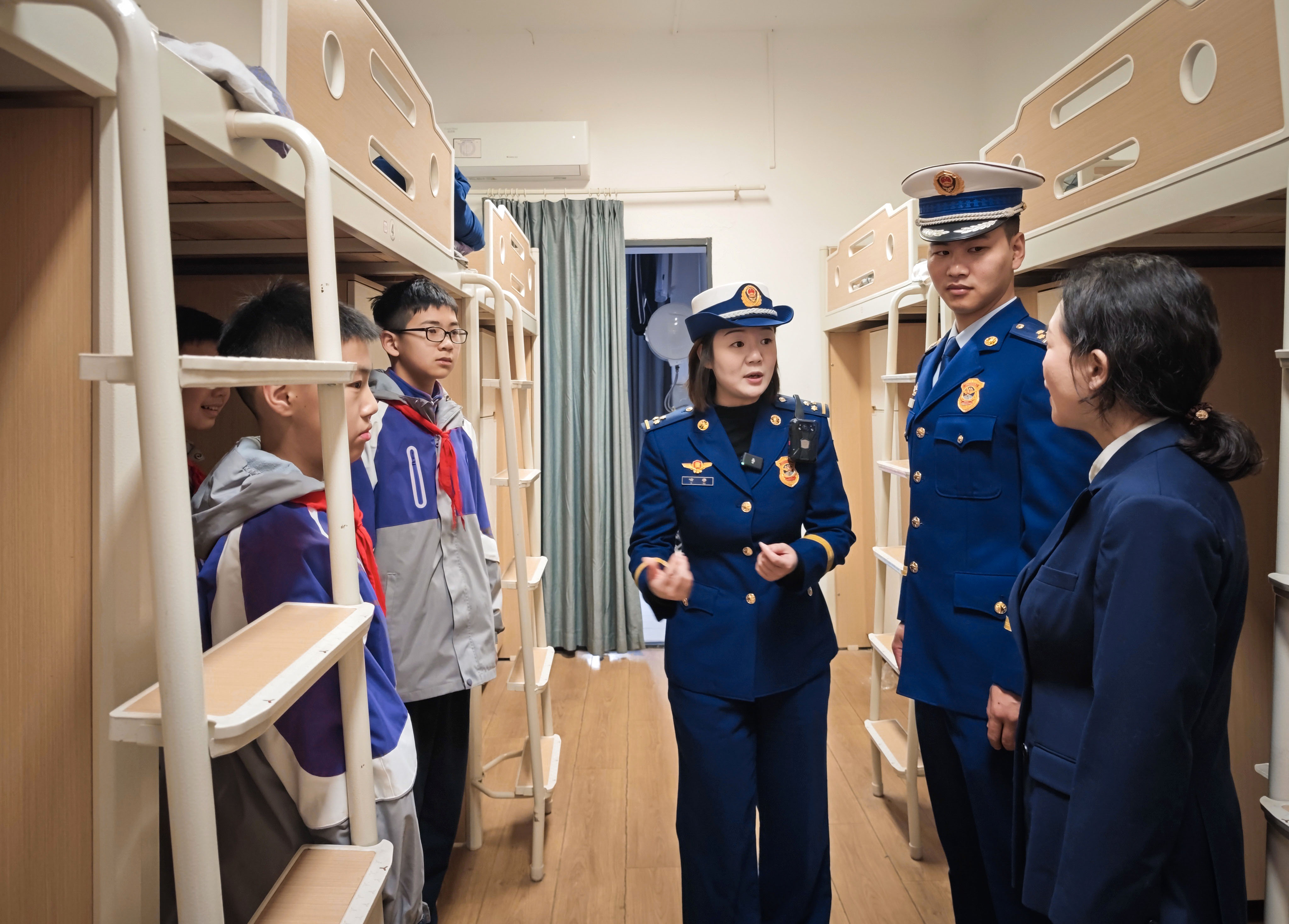 春风启新程 蓝焰伴成长