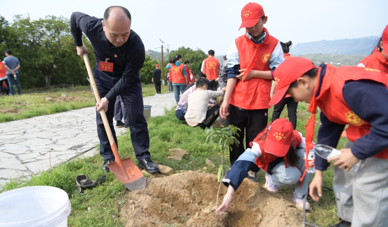 重庆市江津区广兴镇：植绿护绿践初心 生态惠民显担当