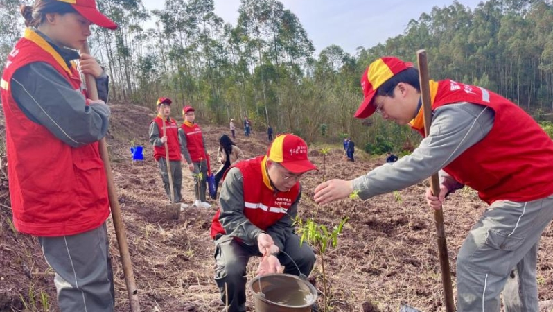 重庆丰都：不负春光添新绿 安全宣传入民心