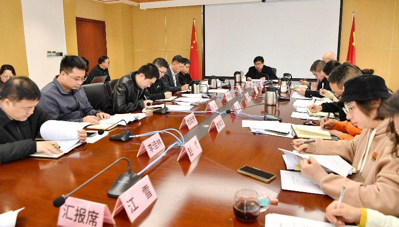 当代党员杂志社传达学习全国两会精神