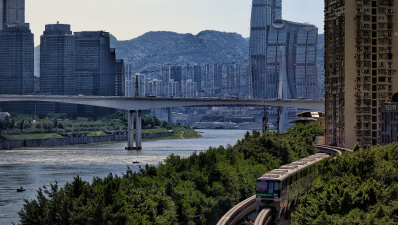 西部陆海新通道“氢走廊”干支线已开行氢能重卡近7000车次