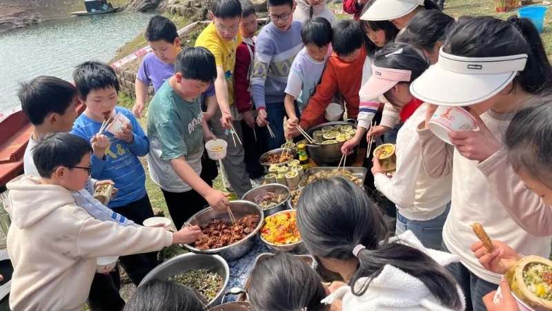 让春秋假给成长“赋能”