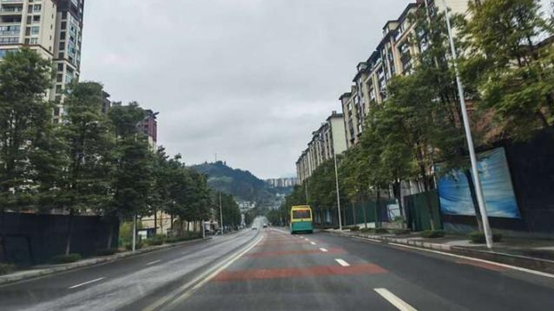 重庆黔江：城市治理“绣”出民生实景图