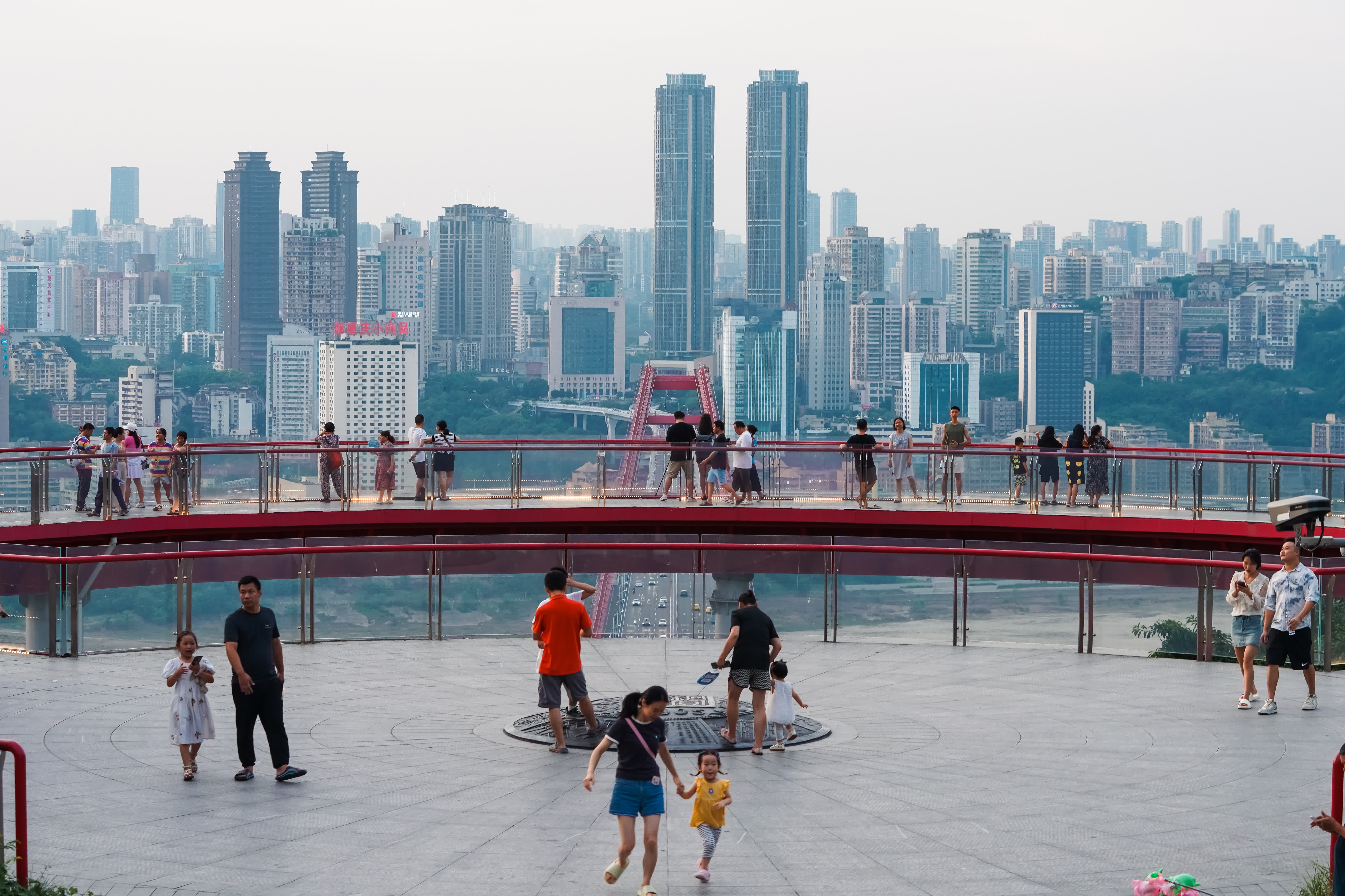 以实干出实绩 以初心暖民心
