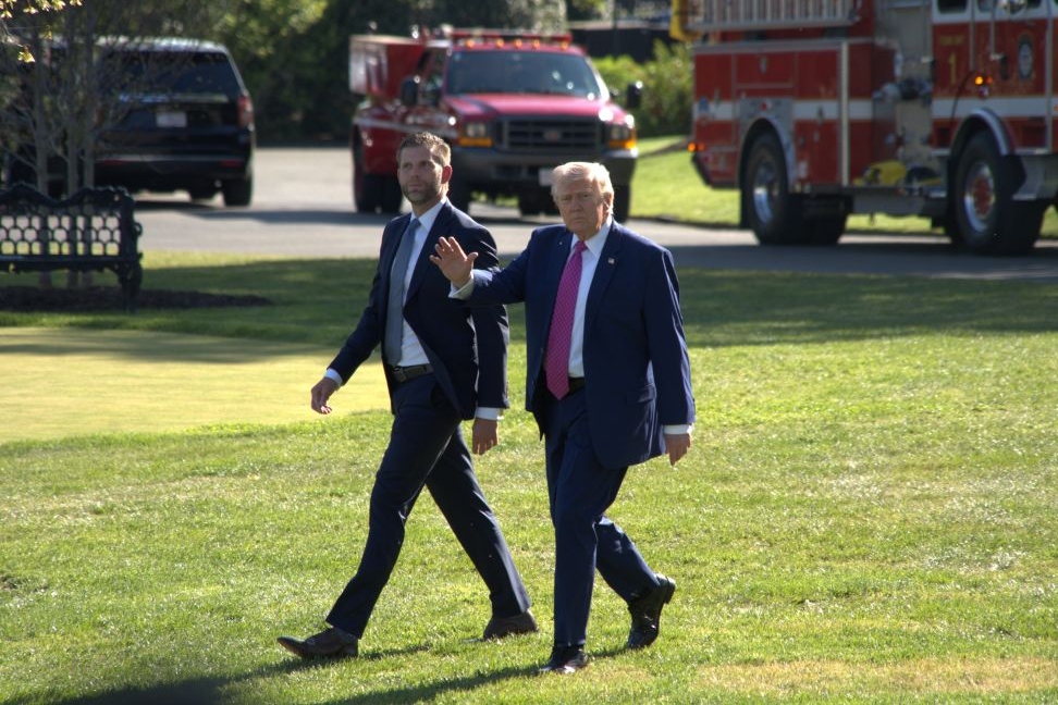 一边封锁一边扫雷，特朗普政府究竟想干嘛