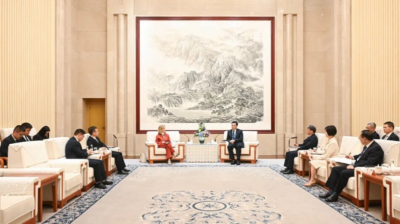 袁家军会见世界气象组织秘书长席列斯特·绍罗