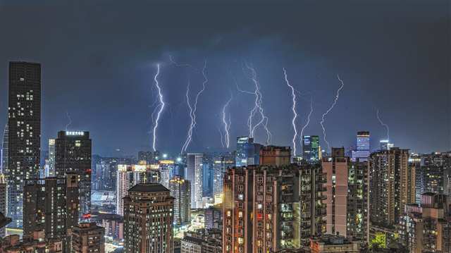 重庆迅速行动应对今年首场大范围暴雨
