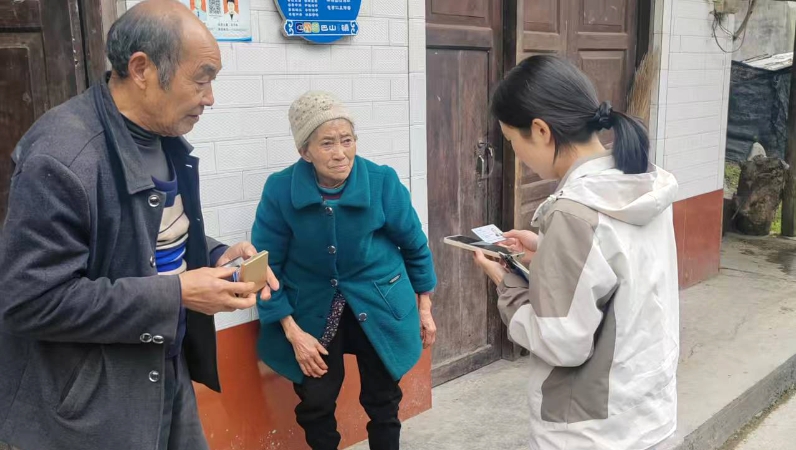 重庆城口巴山镇：脚步丈民情 靶心解民忧