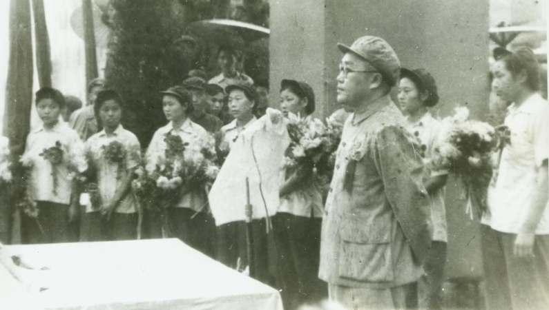 渝档育人｜山城记忆：曹荻秋践行正确政绩观的实践答卷