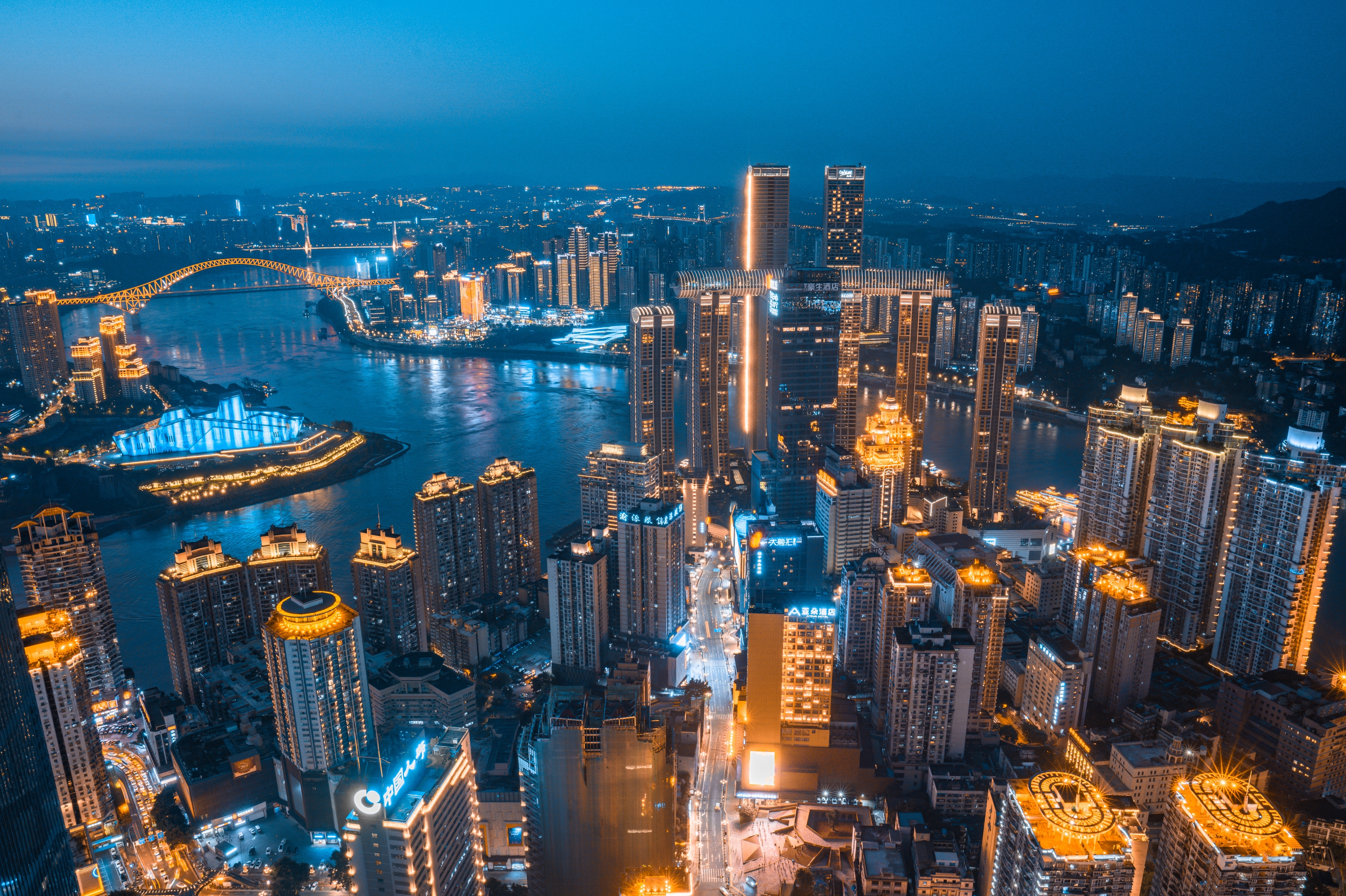 凝心聚力推进全面依法治市 实干争先建设更高水平法治重庆