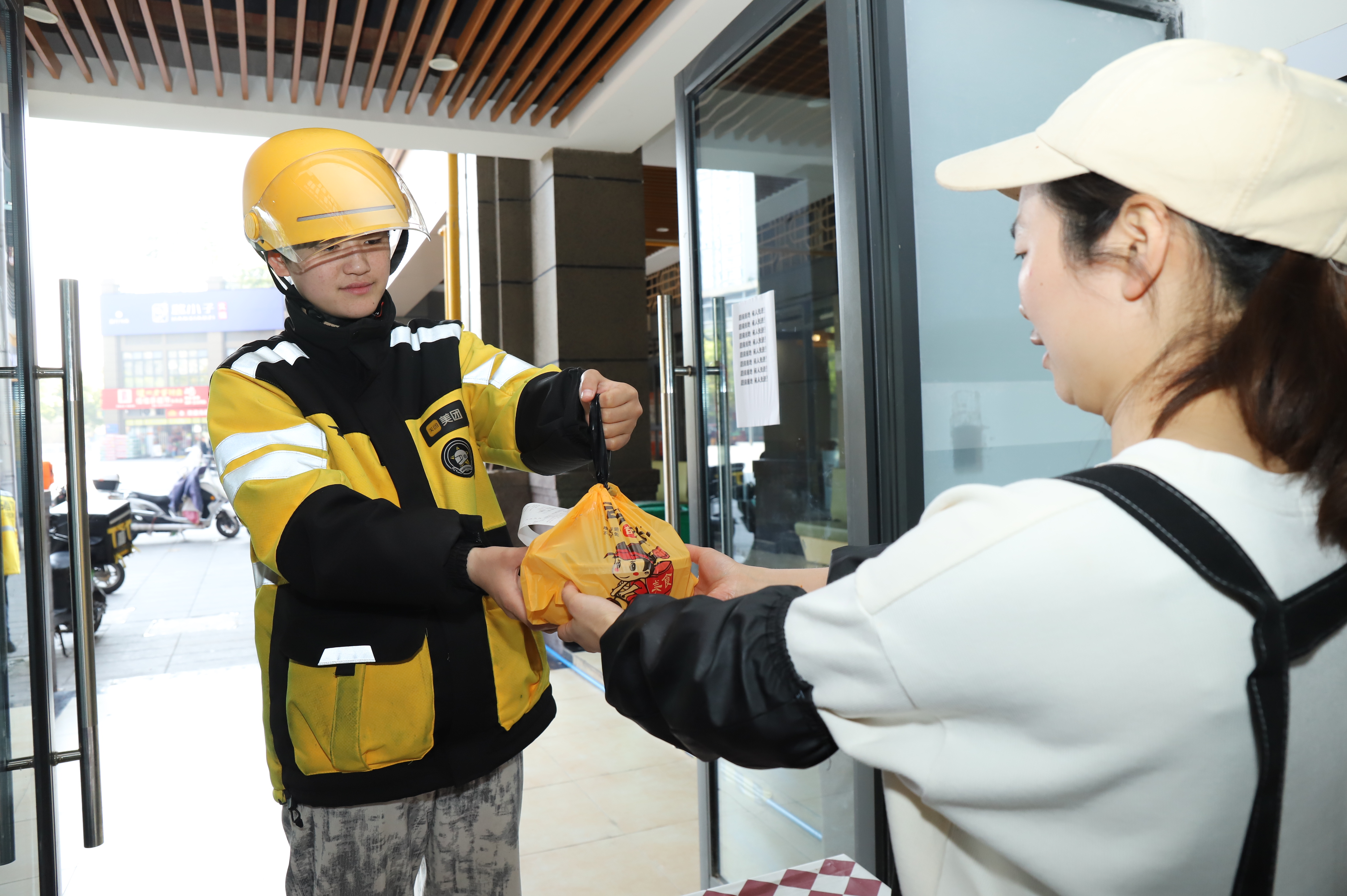 重庆江津出台新规：网约配送员举报食品安全可获最高500元奖励
