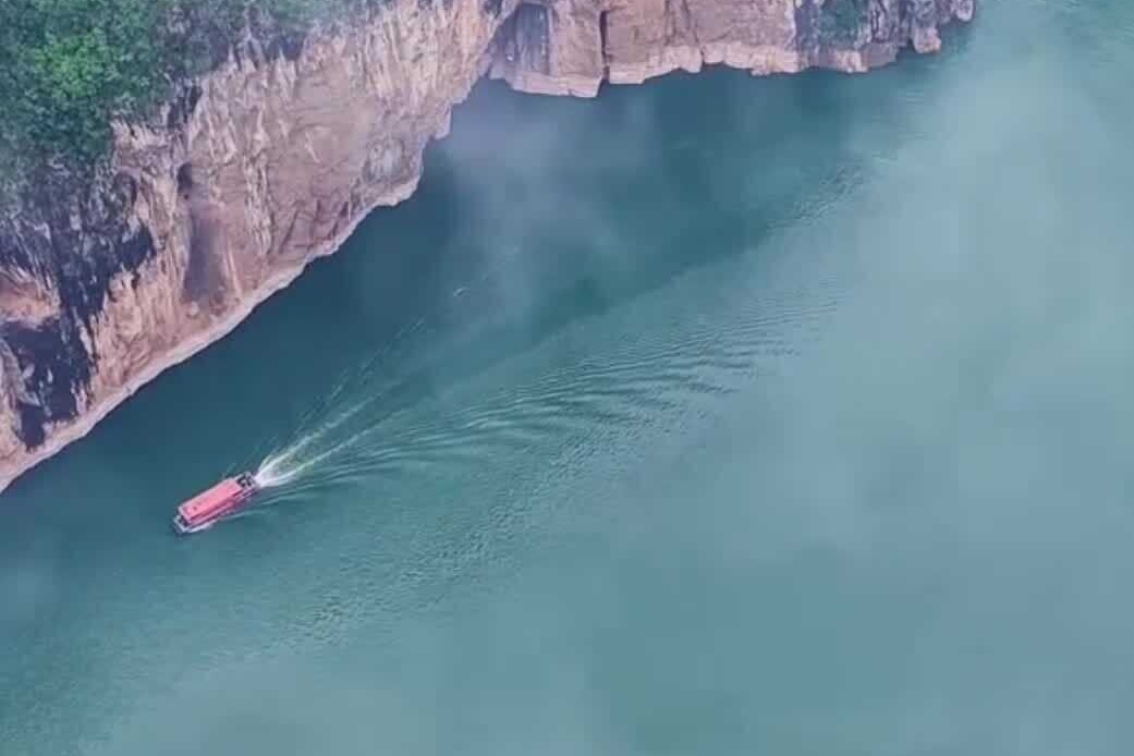 新华社看重庆｜“五一”假期到三峡之巅看云海