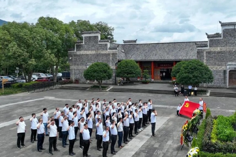 以惠民实效和发展实绩检验政绩成色
