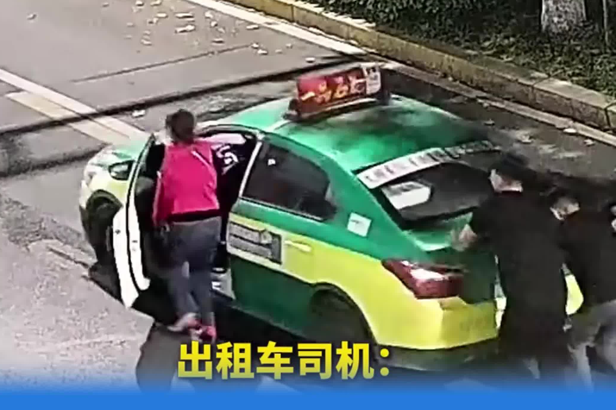 出租车凌晨抛锚，司机独自推行十分困难，一群“00后”自发加入帮忙推车5公里至修理厂