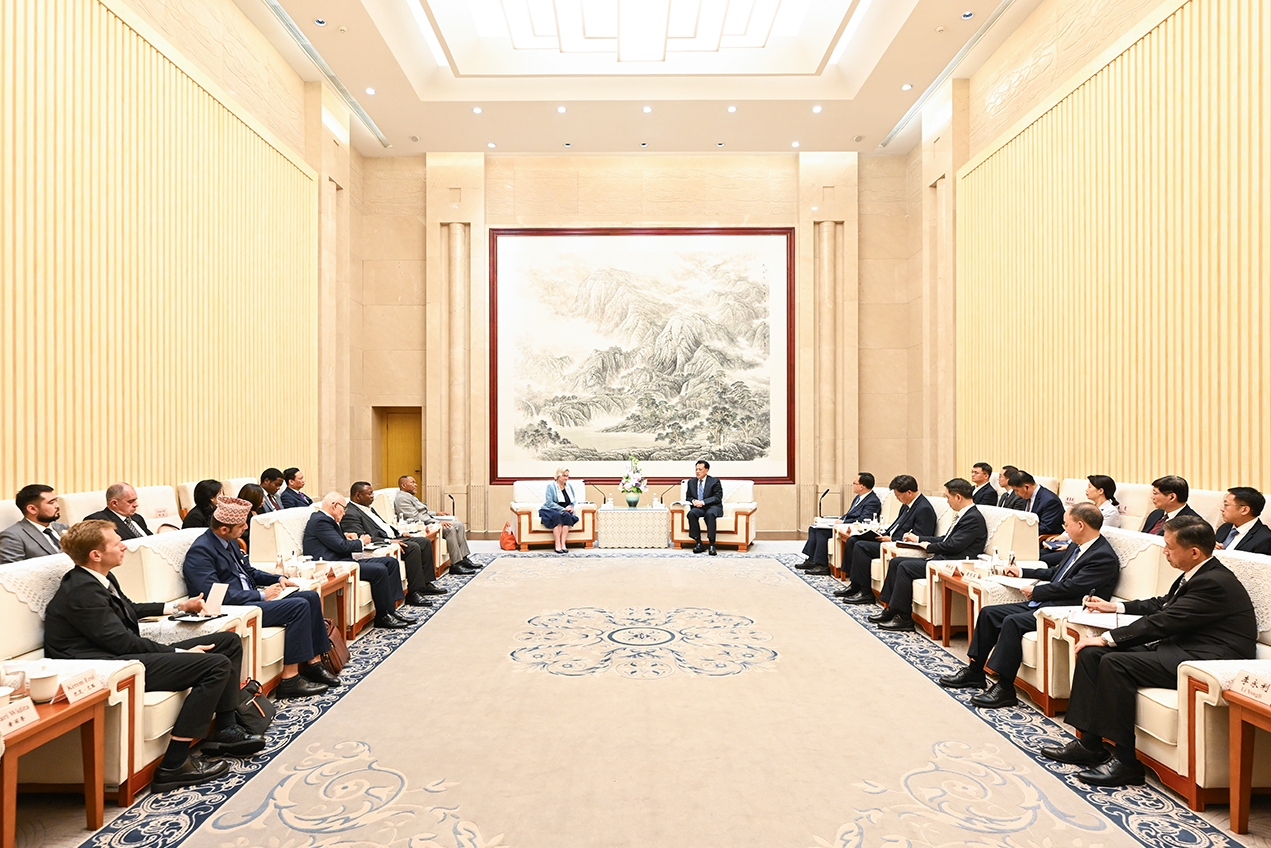 袁家军王炯会见出席《联合国可转让货物单证公约》宣传推介活动重要嘉宾