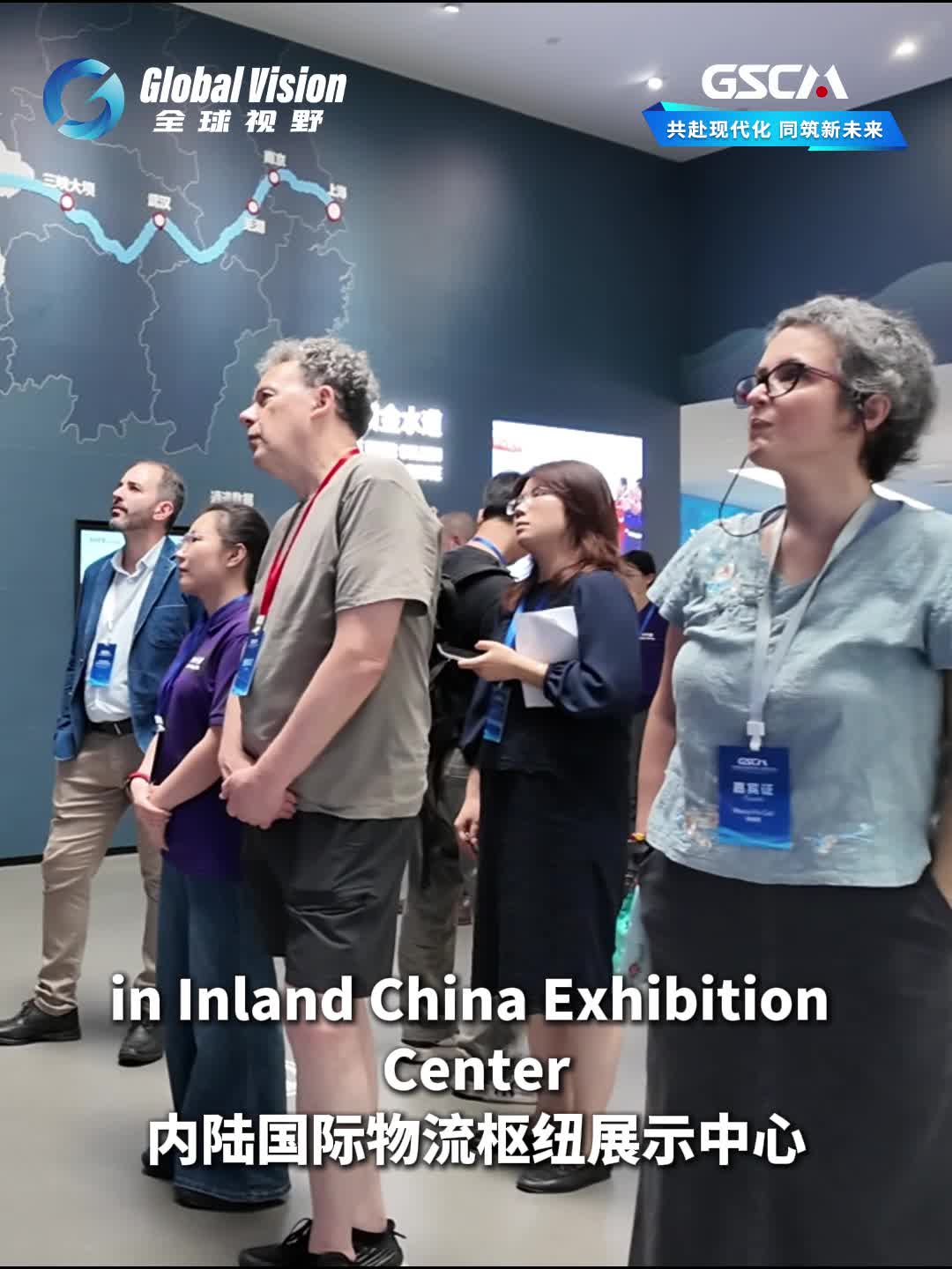 6月16日，“中国式现代化的全球意义”国际研讨系列活动在重庆举行。中外专家学者走进重庆国际物流枢纽园区，深入了解重庆在物流枢纽建设、多式联运体系和城市规划等方面的最新进展。阿根廷拉丁美洲社会科学理事会专家丹妮拉·佩罗塔表示，重庆是中国内陆与全球市场之间的战略桥梁，表明发展不必遵循单一的沿海出口模式，为全球南方国家提供了重要借鉴。墨西哥常州大学拉丁美洲研究中心副主任斯蒂文·索特雷表示，重庆物流枢纽建设经验对拉美克服地理障碍、降低运输成本具有参考价值，基础设施合作是实现更包容、更可持续发展的重要手段。