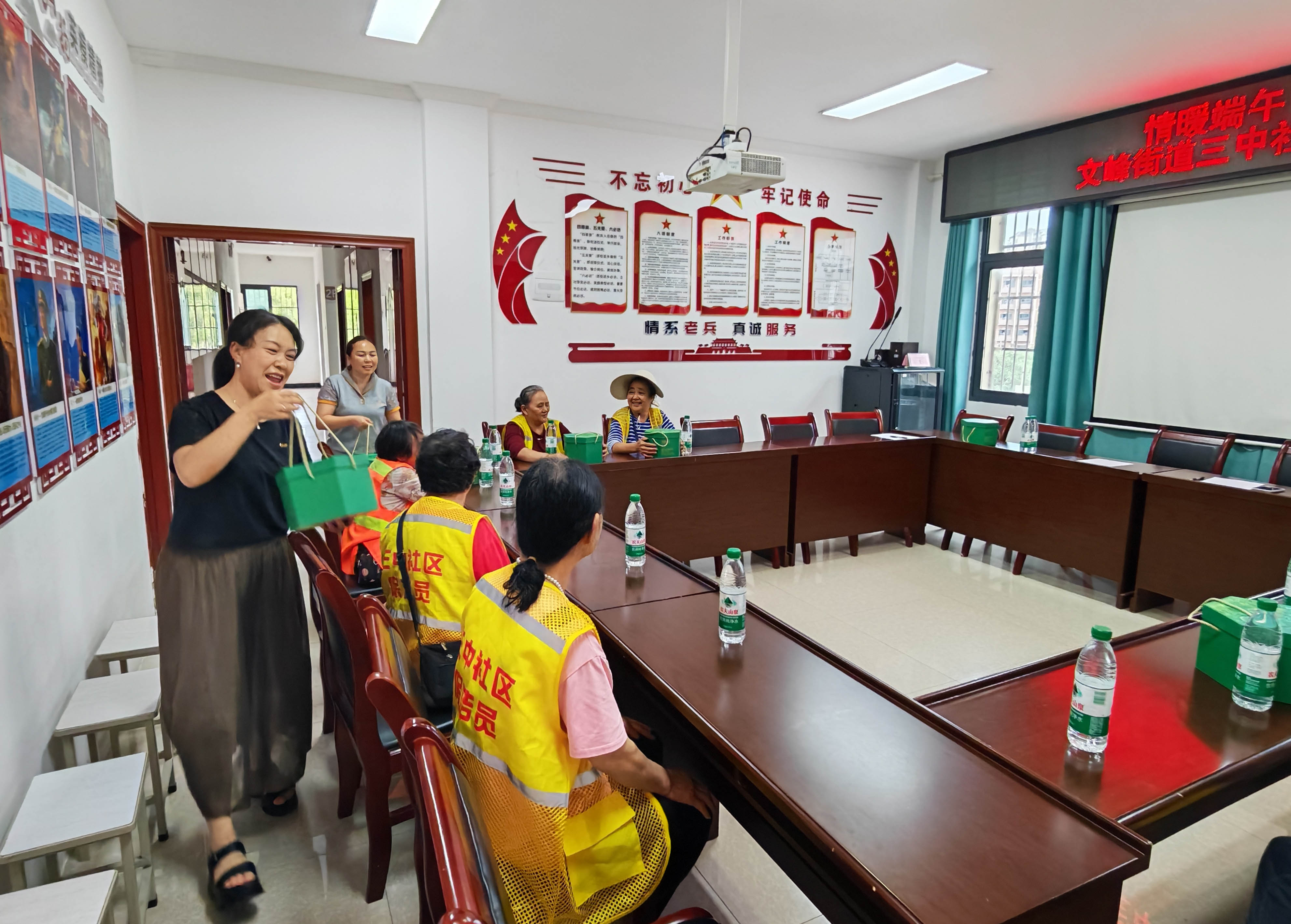 重庆开州文峰街道：粽香四溢暖人心 邻里和谐庆端午