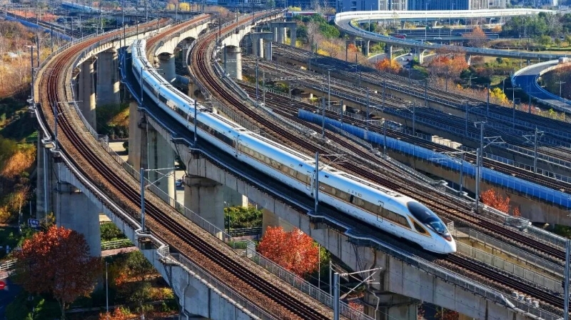 全国铁路预计发送1224万人次，计划加开旅客列车598列