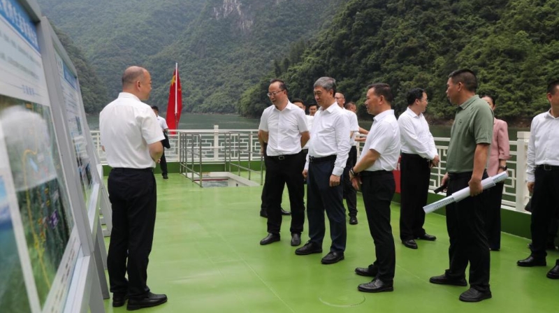 重庆市委常委、组织部部长、芙蓉江市级河长马震到芙蓉江巡河