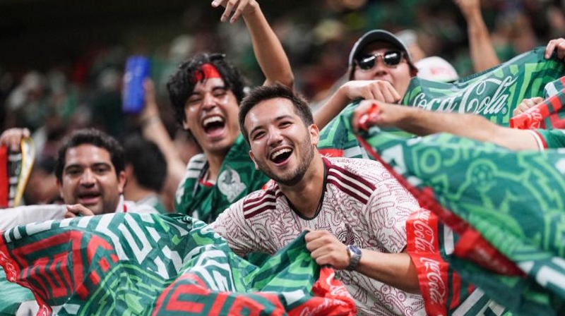 世界杯｜墨西哥队主帅：球迷是场上“第12人”