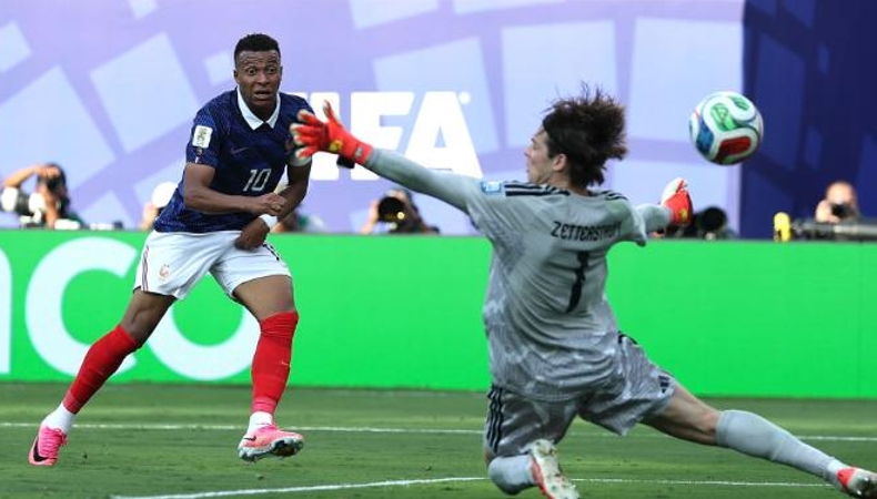 世界杯｜法国三球完胜瑞典 姆巴佩创淘汰赛进球纪录