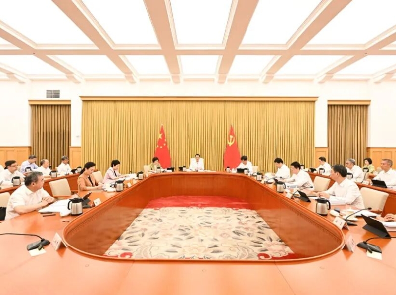 重庆市委常委会举行会议 深入学习贯彻习近平总书记重要讲话精神 研究部署全市防汛抗旱和科技创新等工作 市委书记袁家军主持并讲话