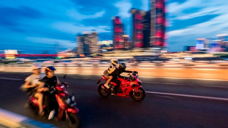 重庆“落地签”爆火之后，不妨多问几句