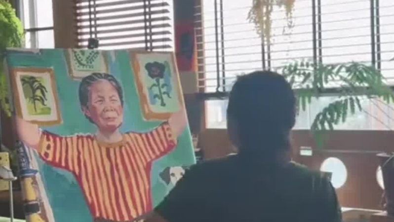 为纪念去世的奶奶，博主召集亲友策划了一场特别的纪念仪式……