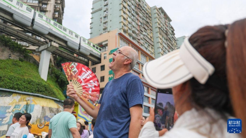 全球热度飙升，重庆怎样提升待客之道？
