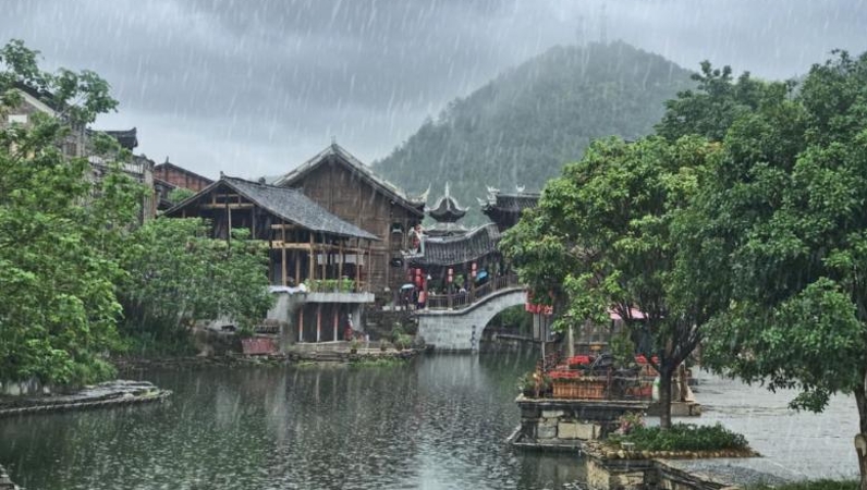 文学 | 在黔东南，等一场雨慢慢停