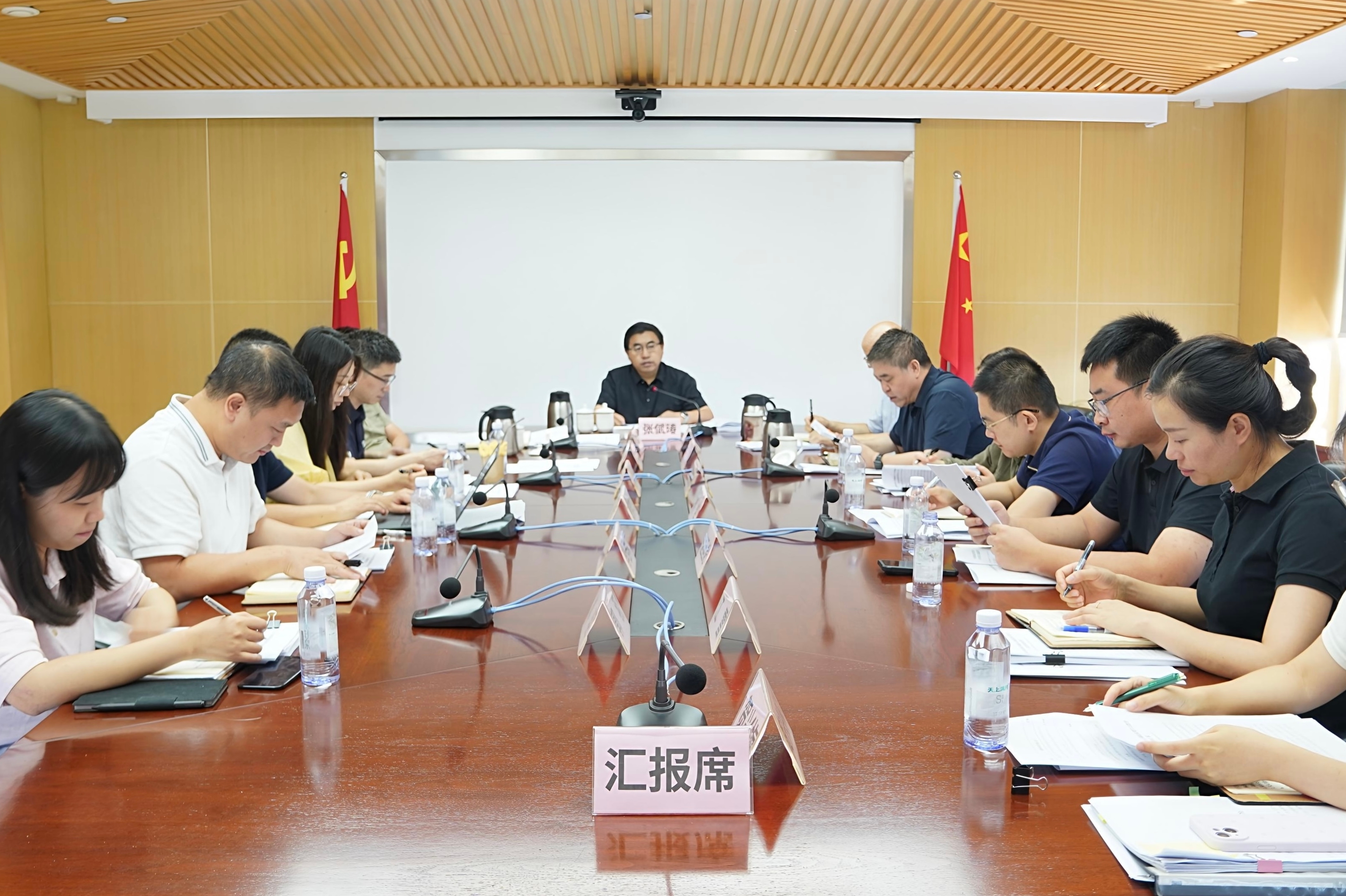 当代党员杂志社召开总编会会议 总结树立和践行正确政绩观学习教育工作