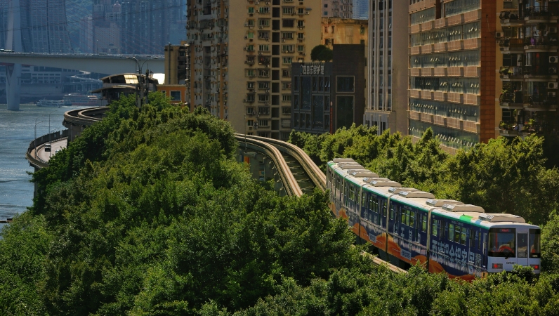 打造渝新合作和对口支援标志性成果