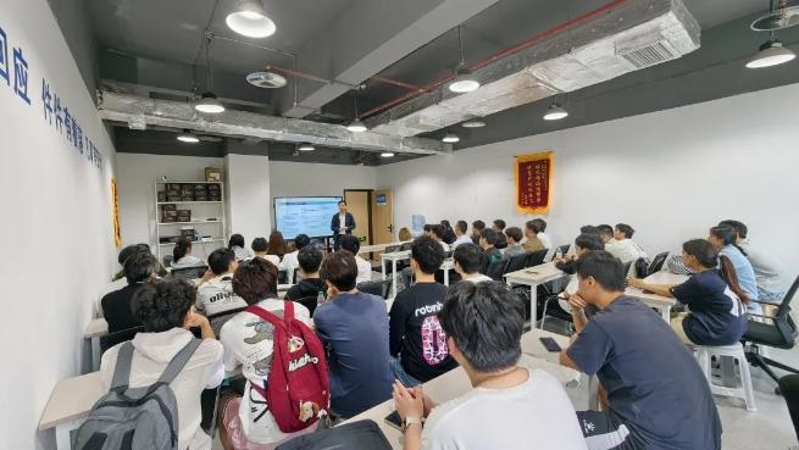 半月谈丨中天寰宇航空科技（重庆）有限公司总经理陈非凡：比“招不到人”更难的是“招不对人”